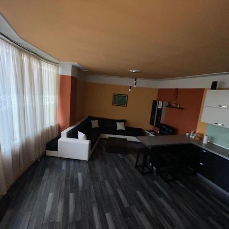 Moonshine Apartament Tiranë Ngoại thất bức ảnh