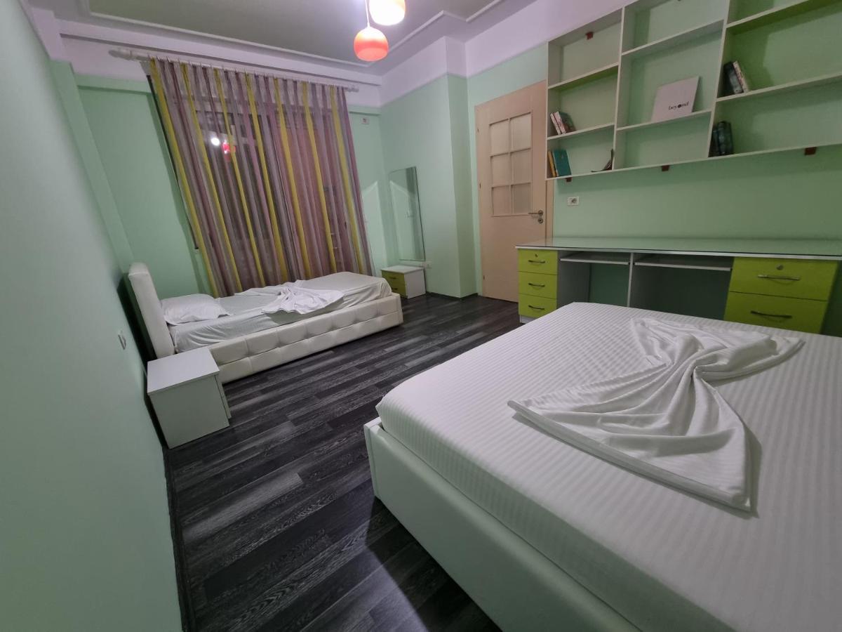 Moonshine Apartament Tiranë Ngoại thất bức ảnh