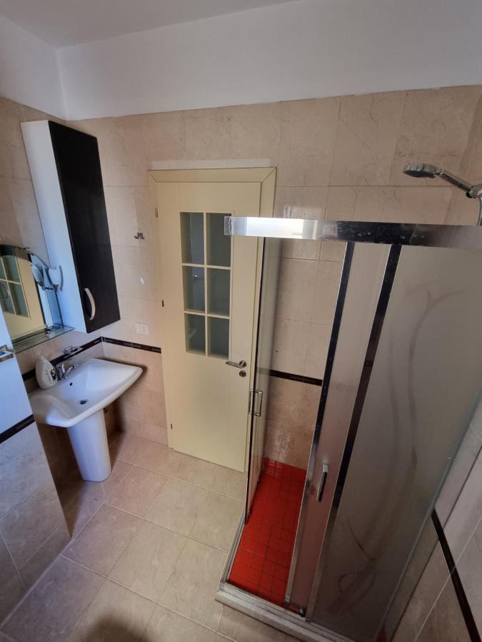 Moonshine Apartament Tiranë Ngoại thất bức ảnh