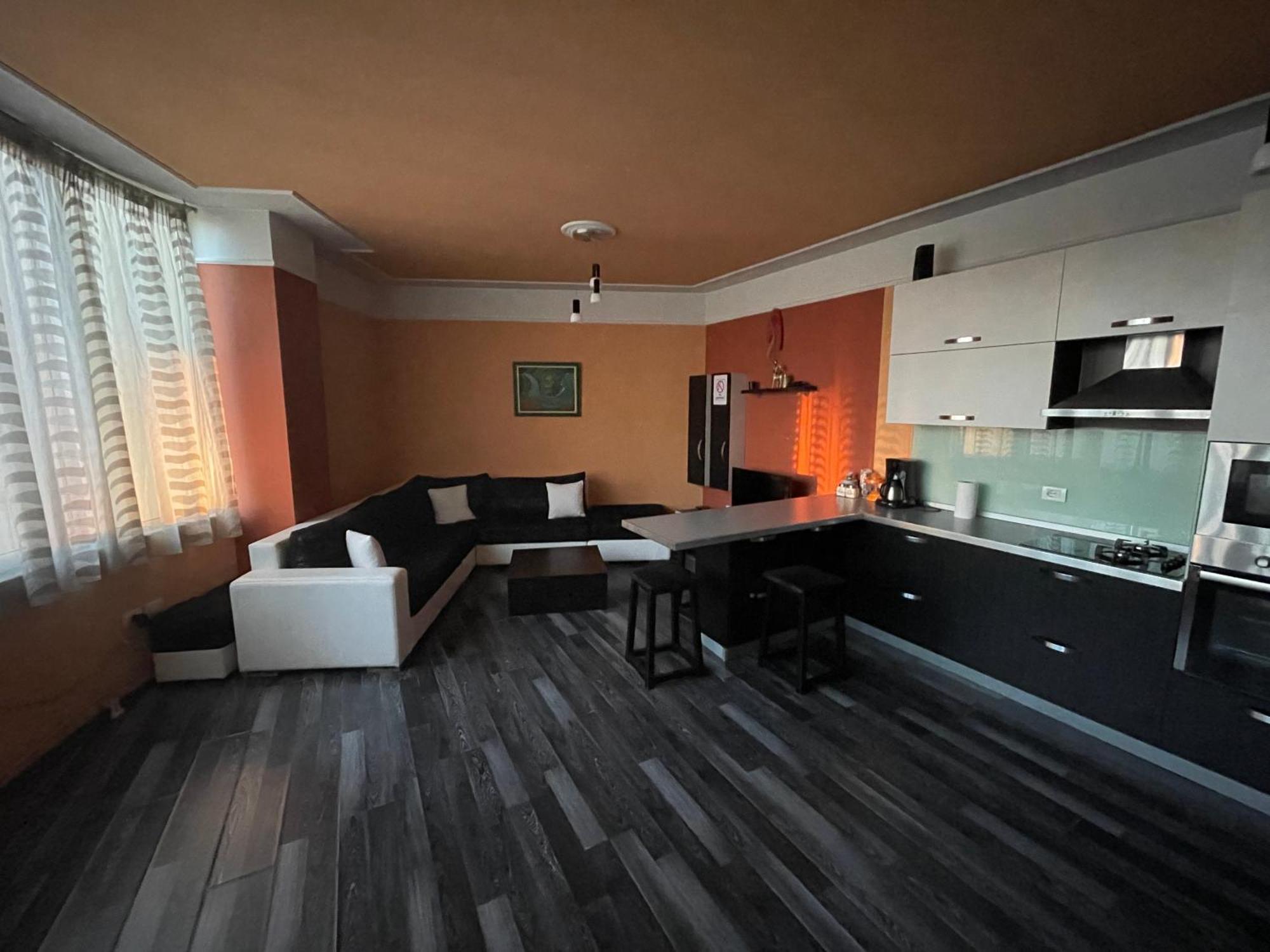 Moonshine Apartament Tiranë Ngoại thất bức ảnh